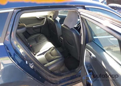 2015 Volvo V60 T5 Premier из США, поврежденный, VIN YV140MEK3F1265169